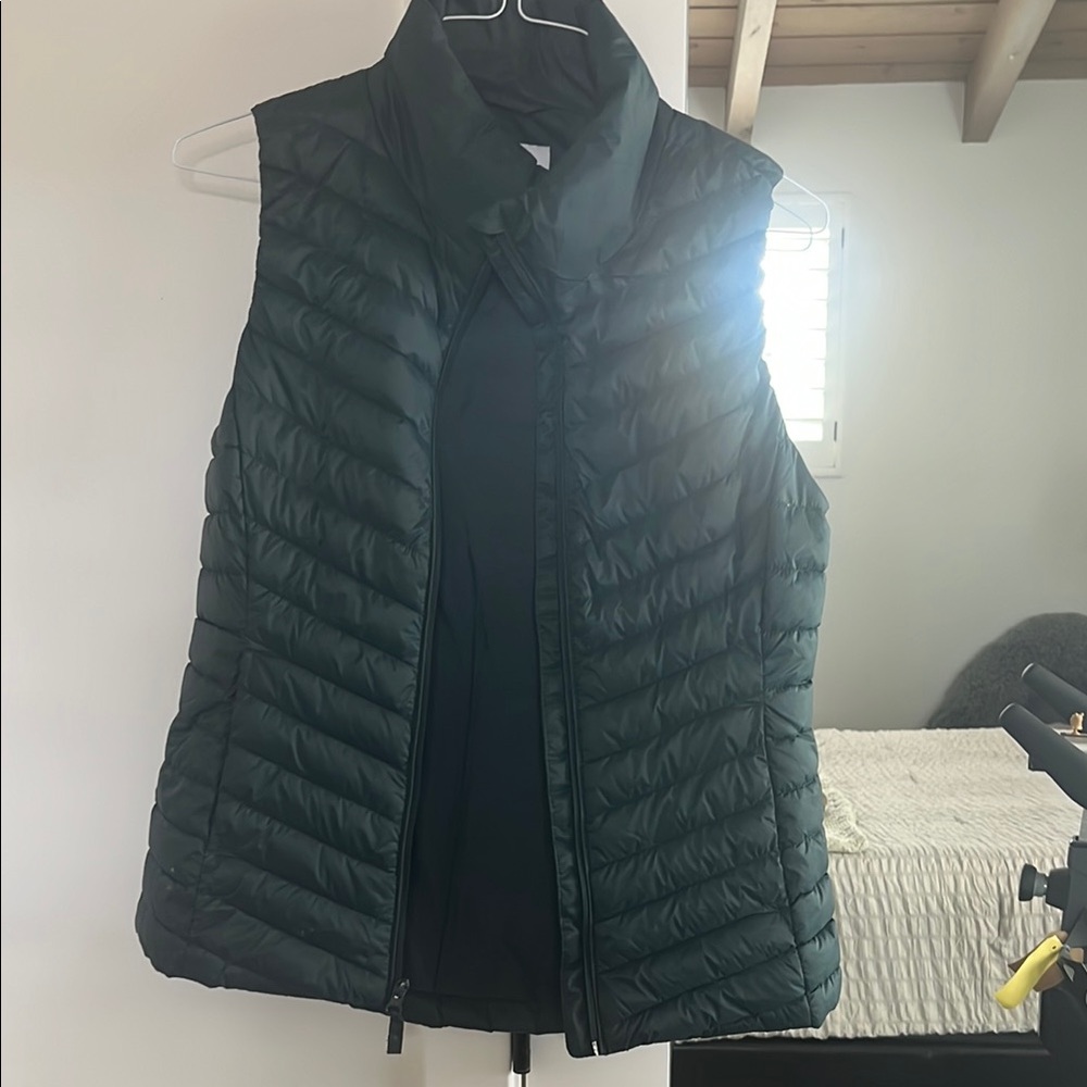 Women's Quilted Puffer Vest - Forest Green
